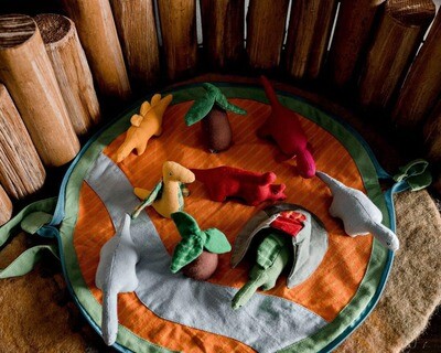 Felt Dinosaurs and Pouch Set